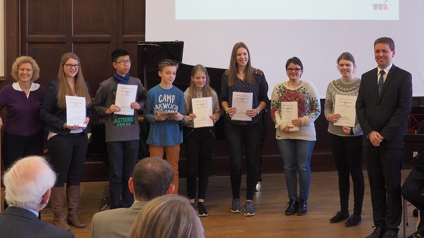 Wir unterstützen die mathematische Schülerzeitschrift Monoid